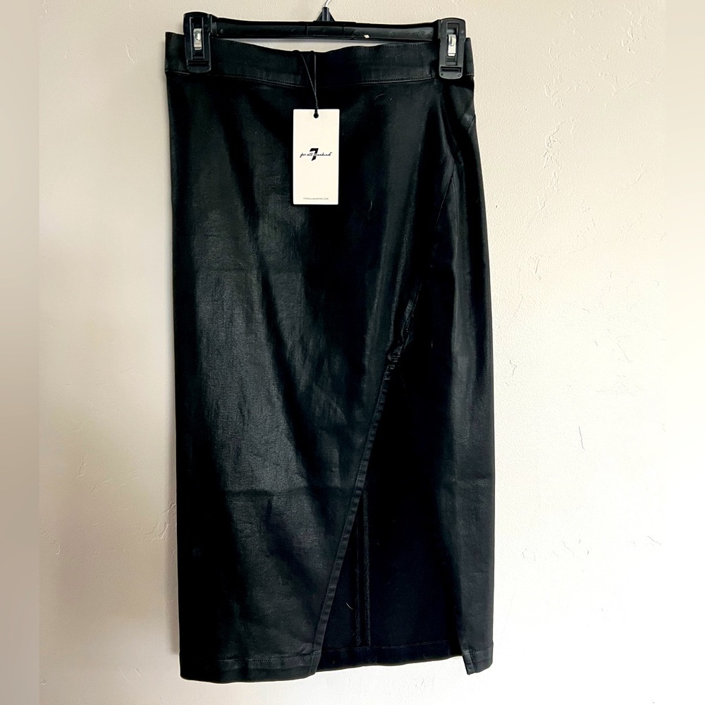 NWT - 7 for all Mankind Coated Black Denim midi Skirt - Sz 27